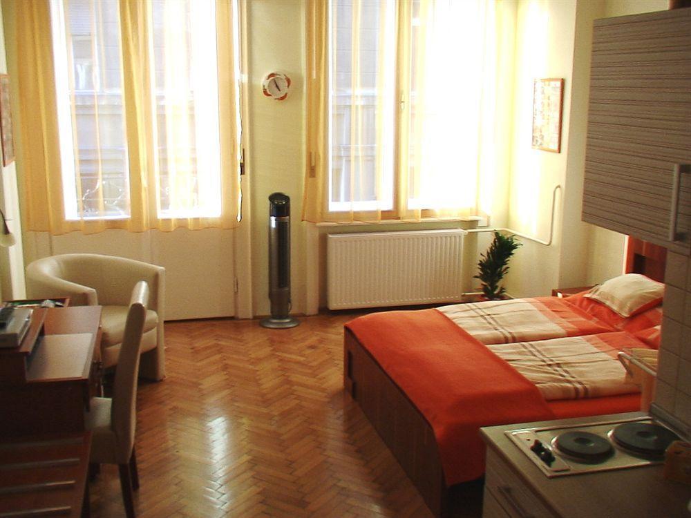 Paprika Apartment Studio Boedapest Buitenkant foto